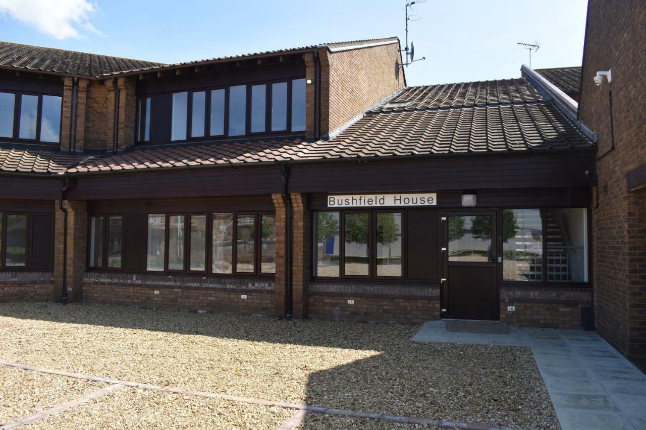 Bushfield House Peterborough Exterior photo
